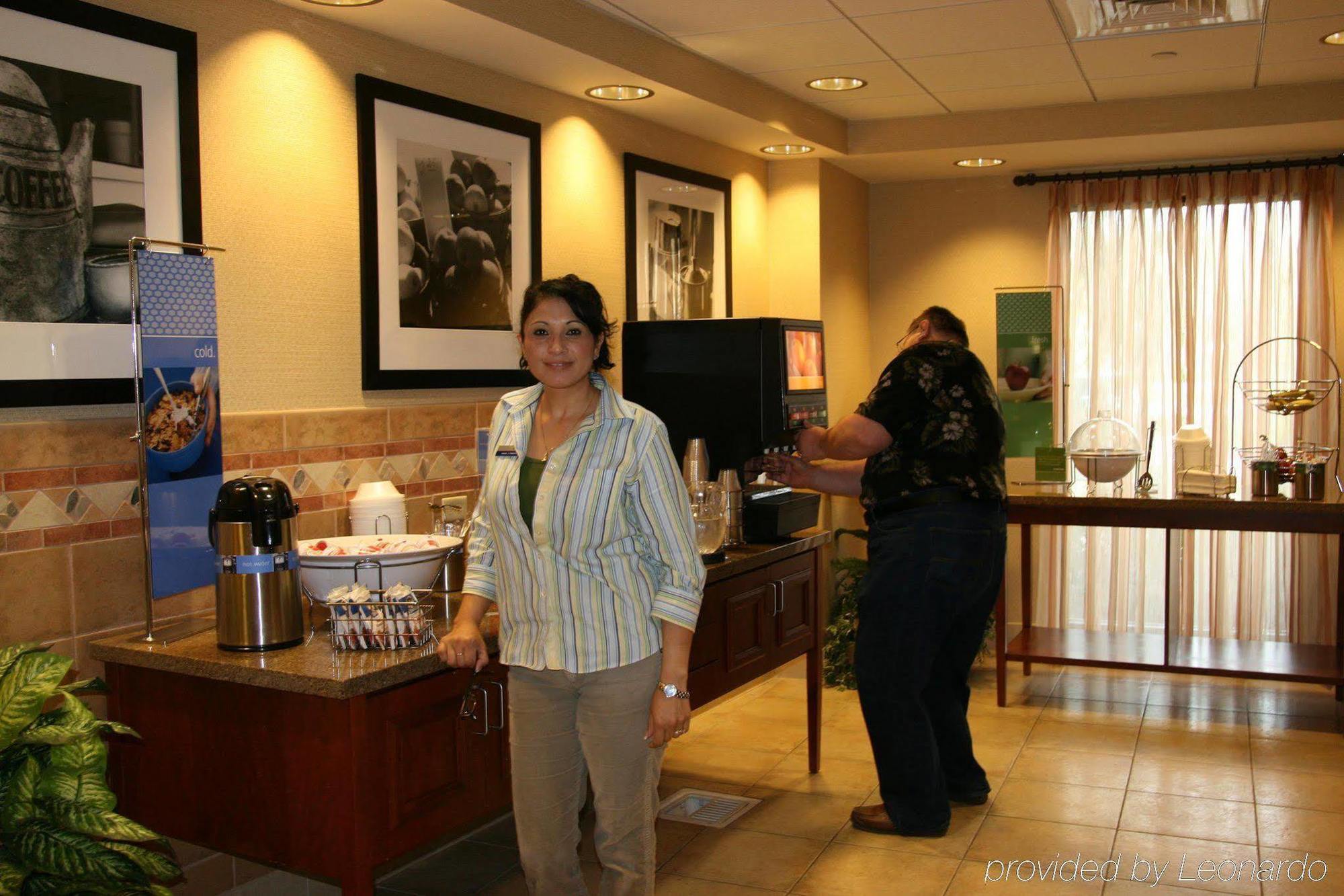 Hampton Inn & Suites Highland San Bernardino Restaurant photo